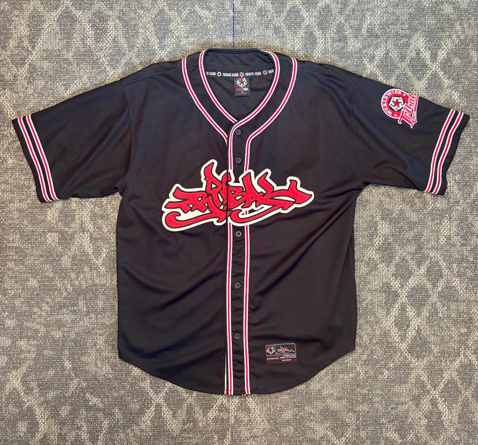 Vintage Tribal Gear Black Jersey 90s Y2K Street Wear Graffiti USA Red Logo