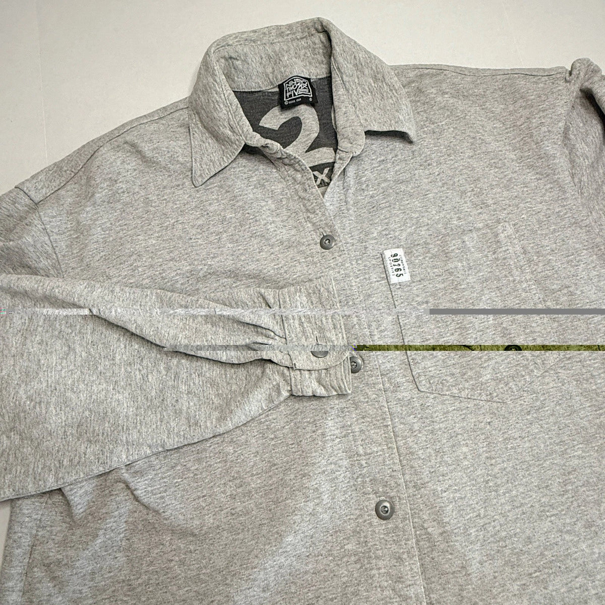 90265 Vintage Men’s M/L 1988 Gray Button-Up Shirt Long Sleeve Minimalist—FLAW