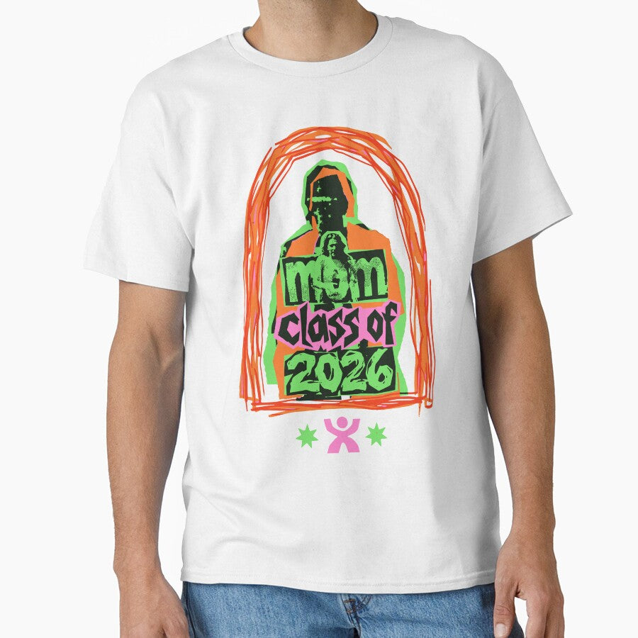 Proud Mom Class Of 2026 — Retro Arch Bold Color Graduation Day by Mdozet