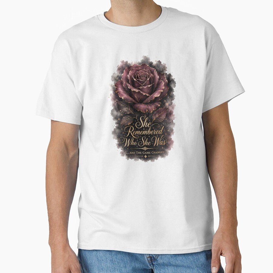 Dark Feminine Quote — She Remembered Who She Was | Gift for Her by DreamelleStudio