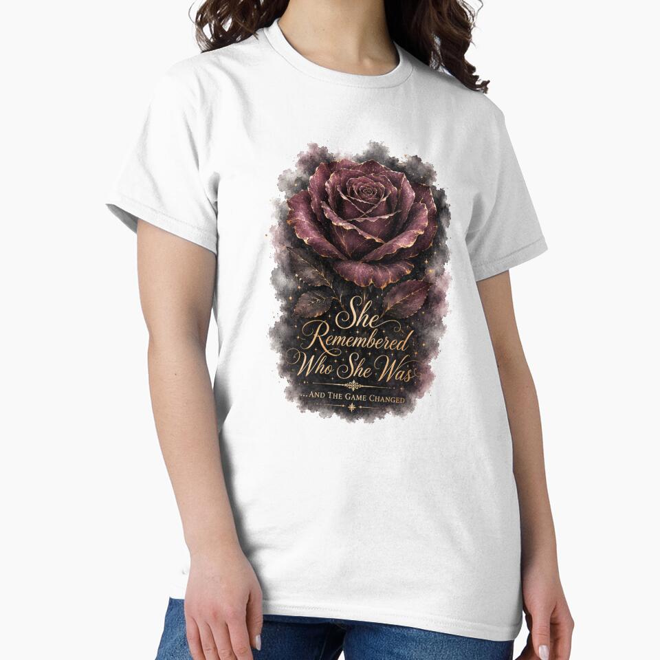 Dark Feminine Quote — She Remembered Who She Was | Gift for Her by DreamelleStudio