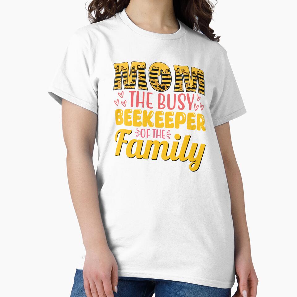 MOM THE BUSY BEEKEEPER OF THE FAMILY by ThreadBeat