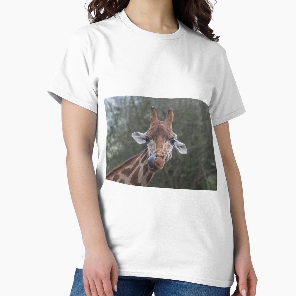 Giraffe by Conservation Art Emporium