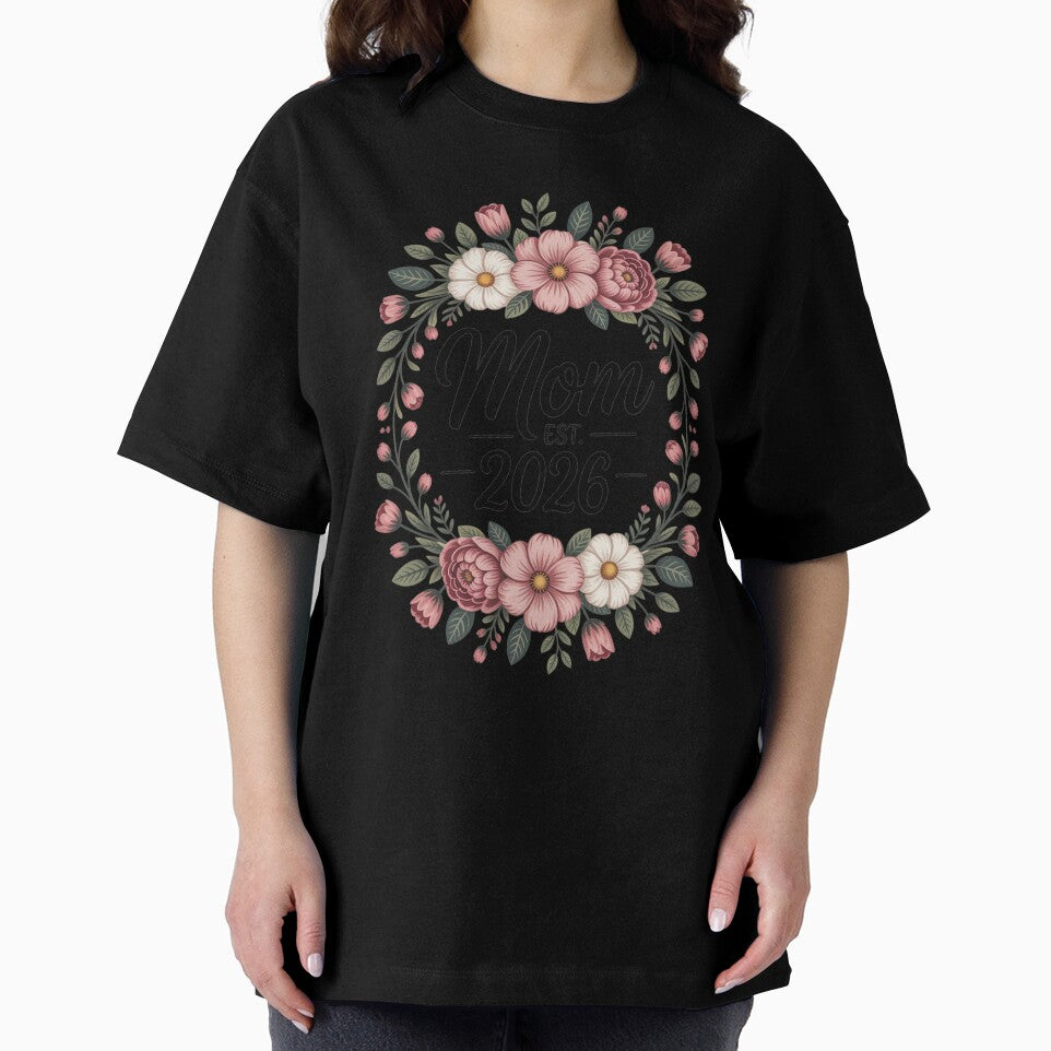 Mom Est. 2026 Floral Wreath Shirt – New Mom Announcement Vintage Botanical Mother’s Day Gift by What a cute-Tee