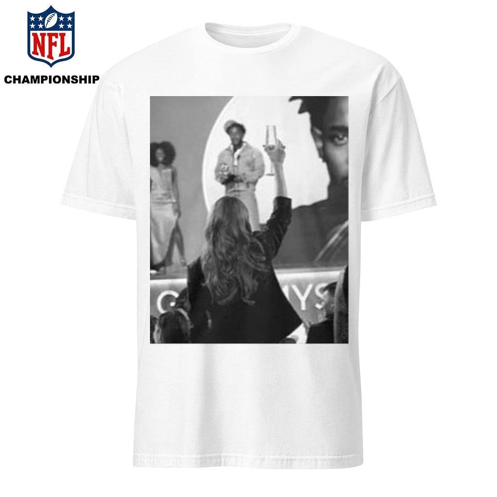 Taylor celebrates Kendrick Lamar Grammy Win shirt