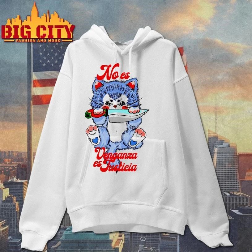 No es venganza es justicia cute blue cat holding knife spanish quote shirt